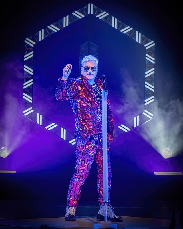 Andy Bell live in Glasgow on 6 May 2025 (Photo by John Brown)
