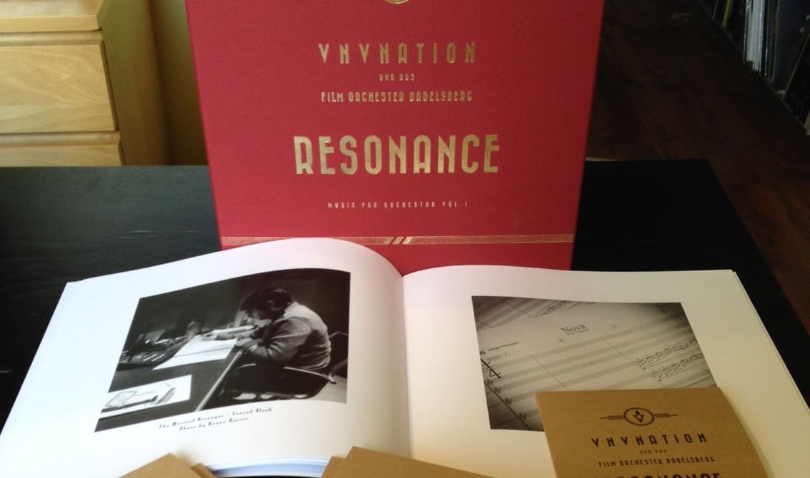 w-vnv-nation-Resonance-boxset