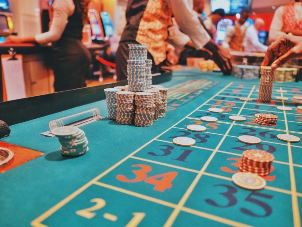 The phenomenon of the popularity of a live casino and how it works <span class="bsf-rt-reading-time"><span class="bsf-rt-display-label" prefix="Reading Time"></span> <span class="bsf-rt-display-time" reading_time="4"></span> <span class="bsf-rt-display-postfix" postfix="mins"></span></span><!-- .bsf-rt-reading-time -->