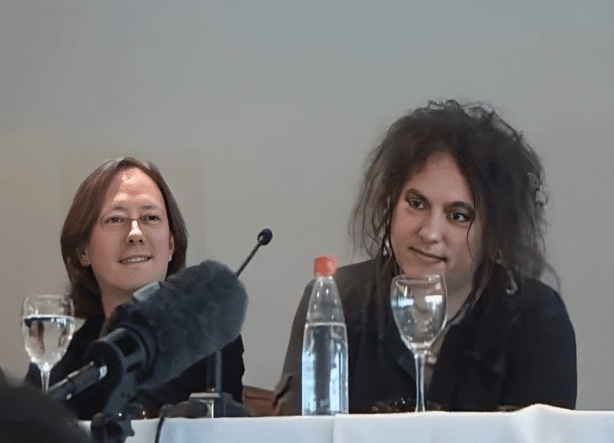 The Cure versus silly journalists (with video evidence)