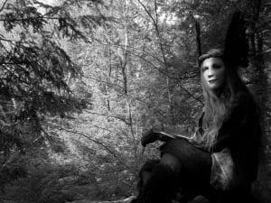 Avant-garde acoustic doom act Forever Autumn signs with Epictronic and announces EP 'Crowned in Skulls'