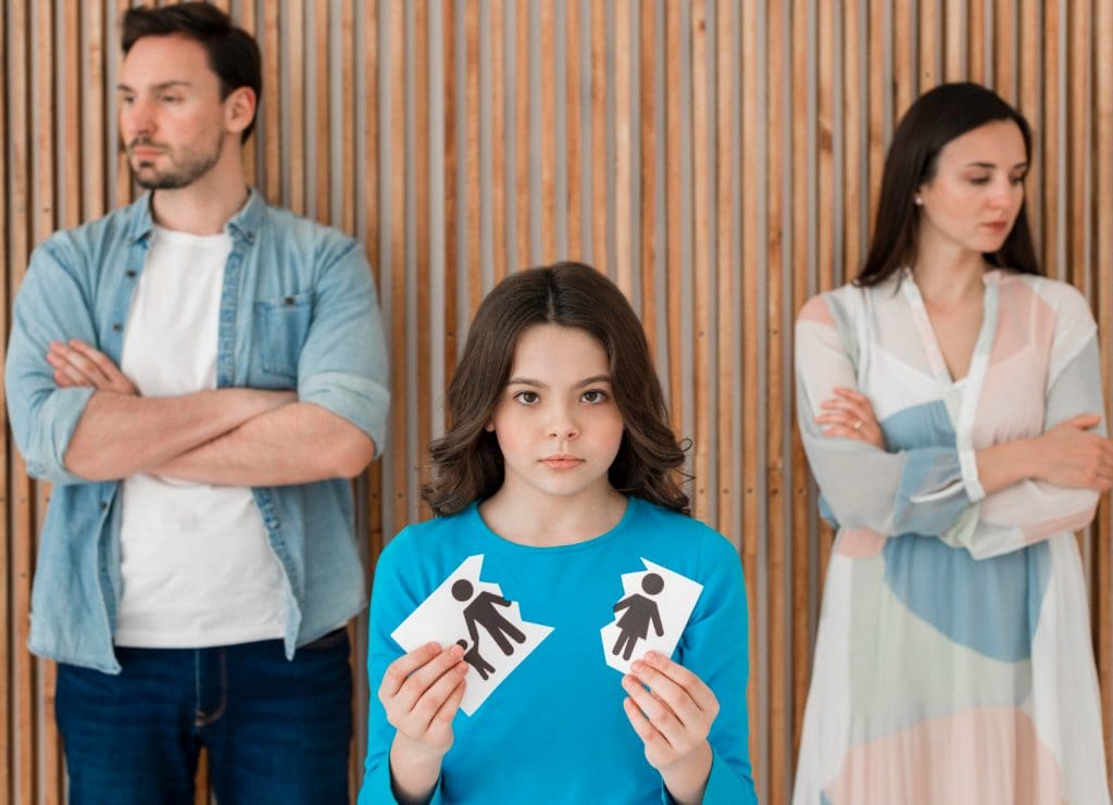 Portrait-family-with-child-breaking-up