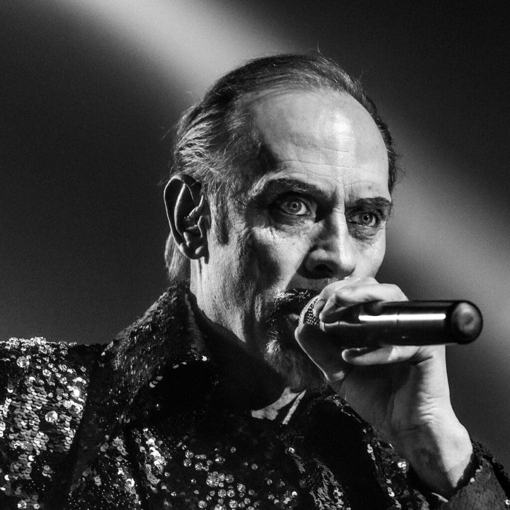 Peter Murphy (Live photo by Chad Kelco)